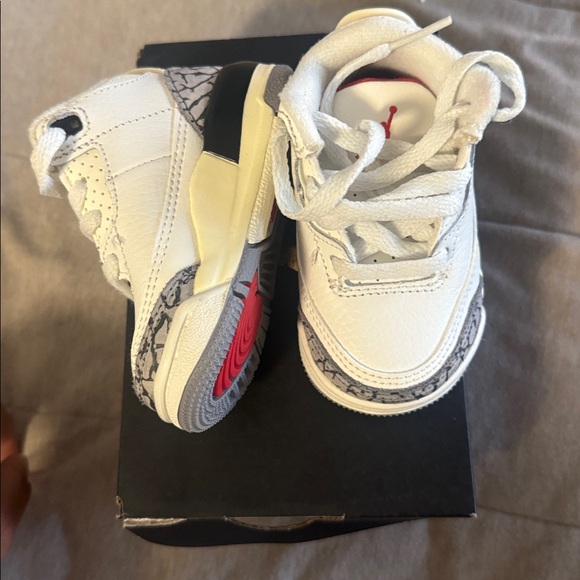 Baby Jordan 3 - Picture 2 of 4